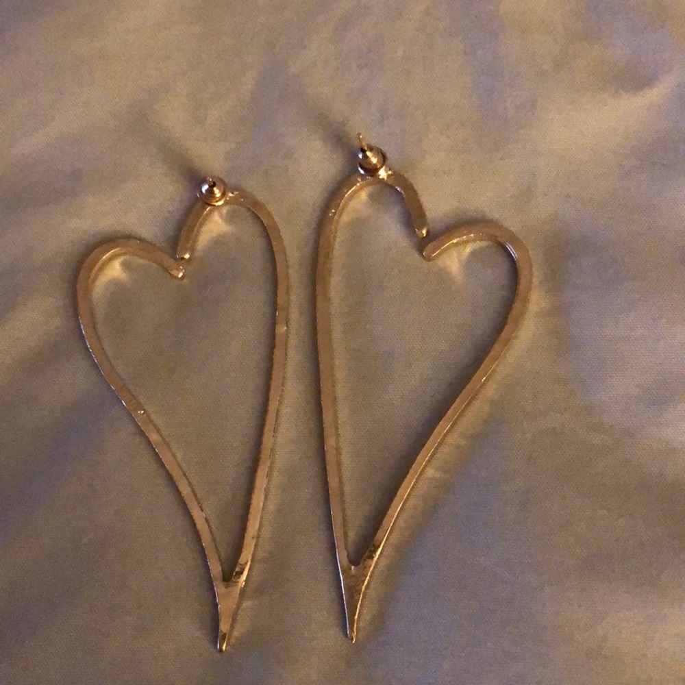 Last Pair! 5⭐️Oversized heart ❤️ shaped earrings - Picture 6 of 7